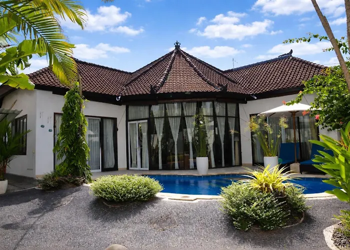 Beatrix With Private Pool & Garden فيلة *