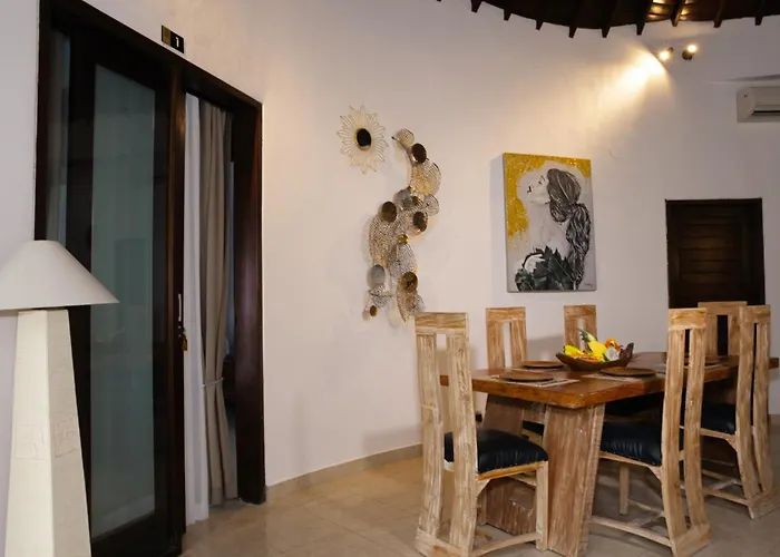Beatrix With Private Pool & Garden Villa *