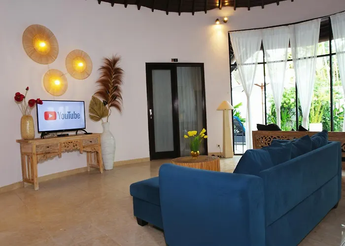 Beatrix With Private Pool & Garden فيلة سمينياك